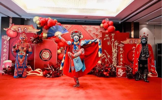变脸艺术：川剧的奇迹与文化的瑰宝
