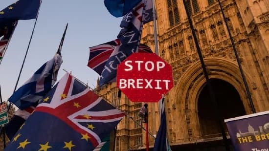 民调显示53%英国人后悔脱欧
