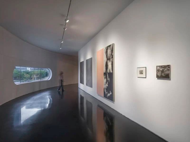 上海油罐艺术日，以展览和表演呈现年轻艺术图景