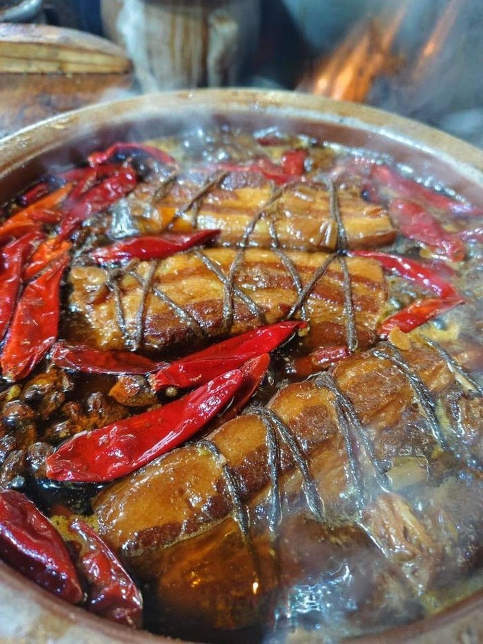 探寻舌尖上的乡愁，一碗甏肉干饭勾起儿时的味道