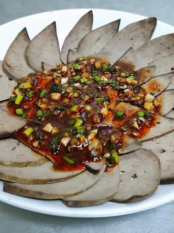 五道家常美食制作教程：从五香羊肝到糖醋里脊，简单易学