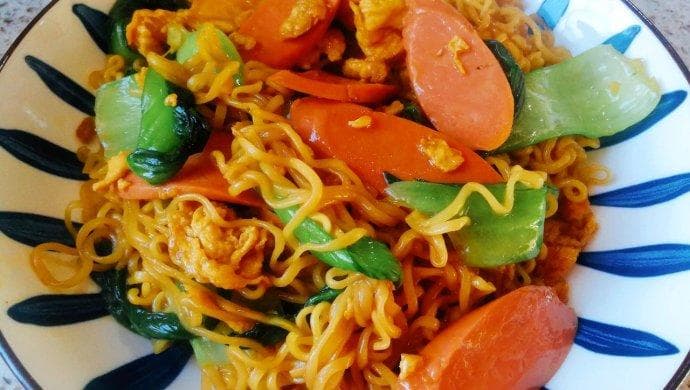 特色早餐：炒方便面的详细制作方法