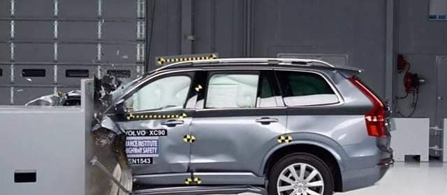 SUV和轿车谁更安全？从事故死亡率来看，两种车型竟然相差一倍