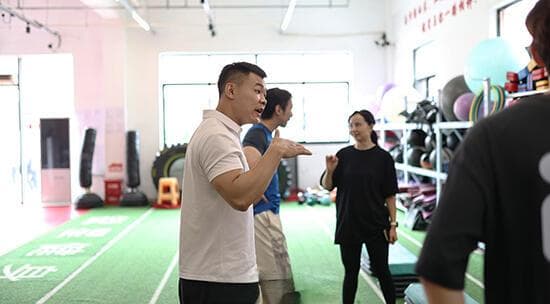 当一名合格的健身私人教练需要具备哪些条件