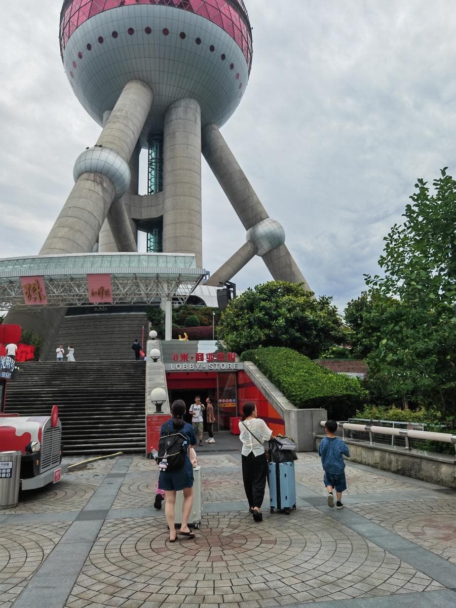 上海景点、街区及商圈行李寄存，有哪些难题待解？
