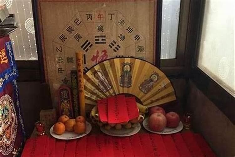 春节的传统食物：饺子、年糕与汤圆的文化内涵