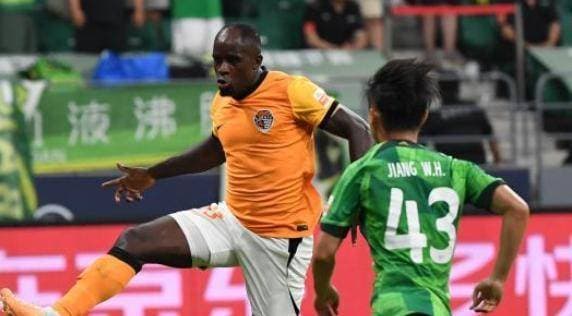 北京国安2-1逆转取胜，苏帅调整阵型，弃用柏杨启用奇兵