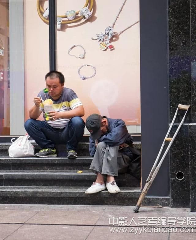 摄影构图技巧：横构图 vs 竖构图，哪个更好？