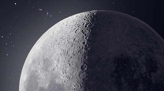 太阳系第五大卫星，昼夜温差相差300度，月球是一颗怎样的星球？