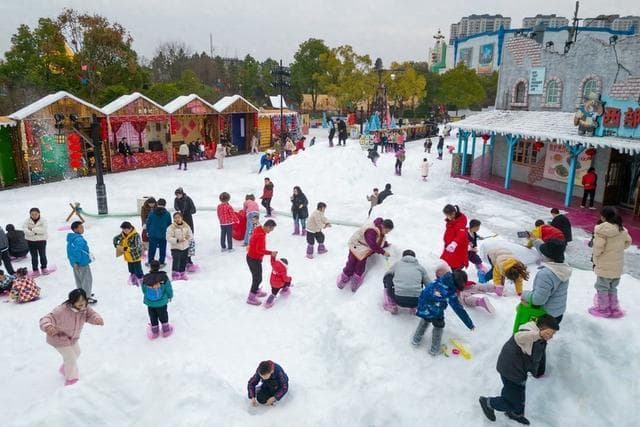 南国雪乡、花火盛宴 株洲方特年味拉满嗨翻新春