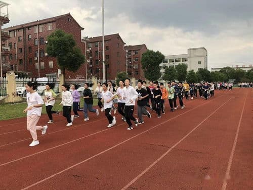 成都职高住校生活费全攻略：每月1500-3000元，这些细节要知道