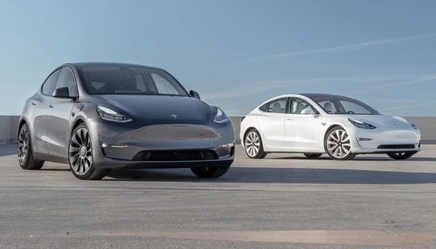 30万预算选Model 3还是Model Y？全方位对比分析