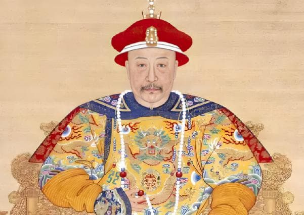 揭秘和珅：从御前侍卫到“二皇帝”的权力之路