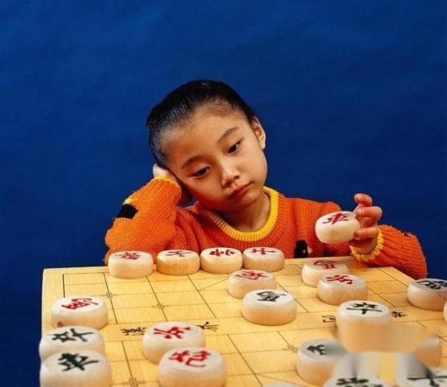 如何教孩子下象棋