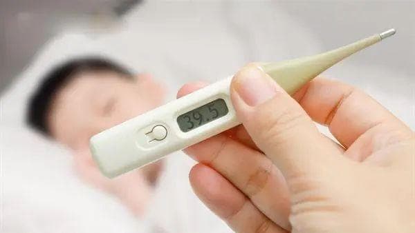 反复发热2个礼拜，要当心孩子中招这种病毒