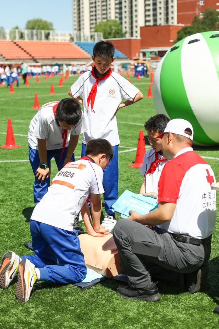 北京中小学急救课程正渐成体系，实地探访——