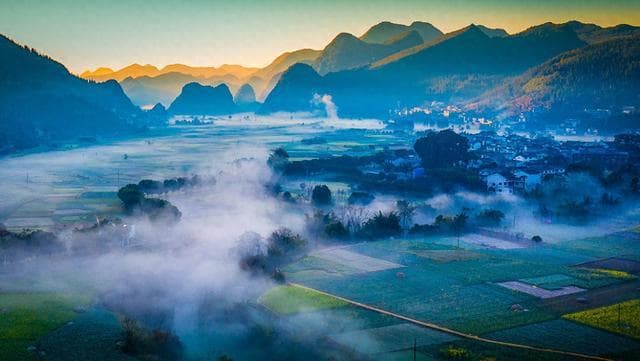 贵州兴义万峰林：世界锥状喀斯特峰林地貌发育最典型区域