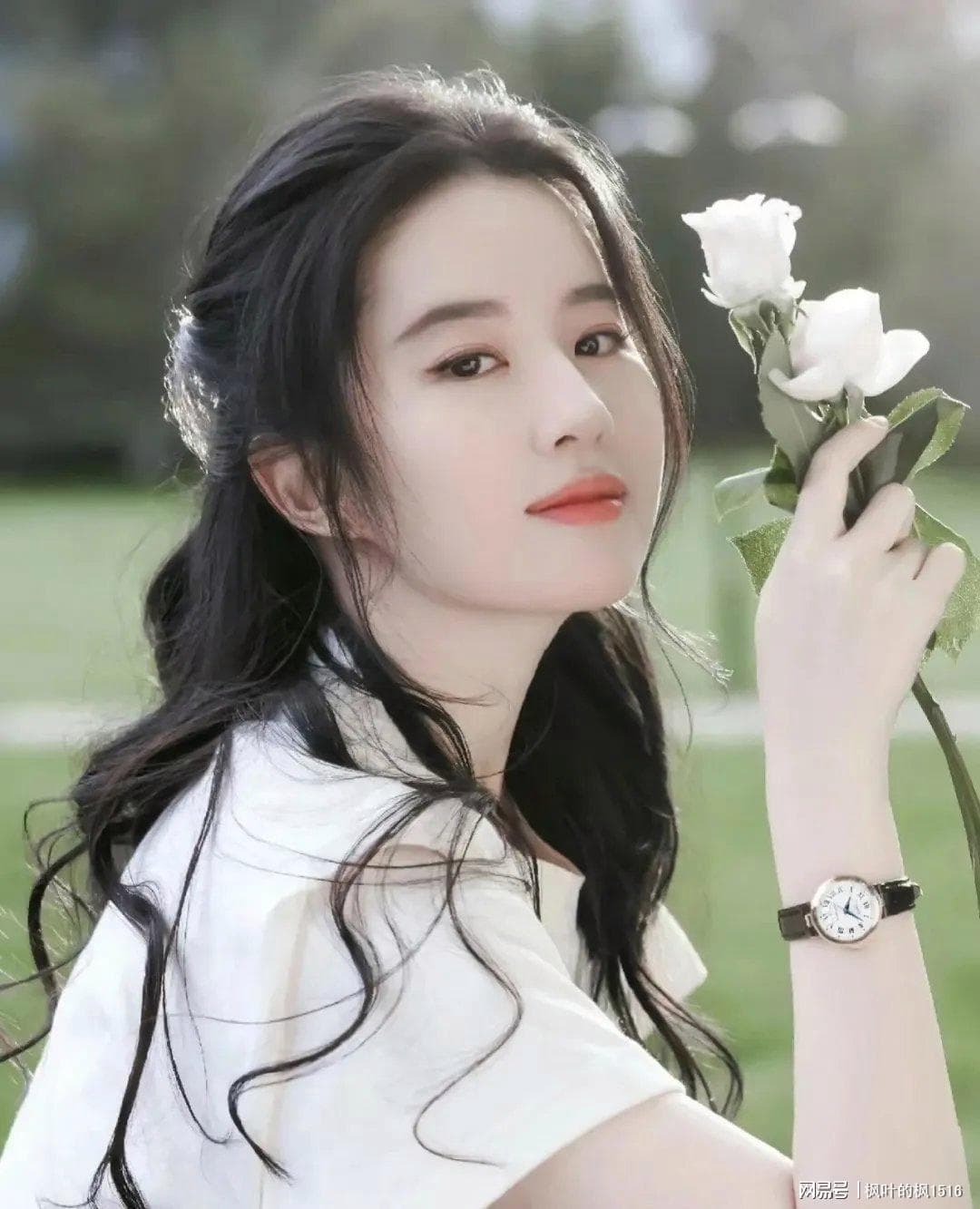 内向女性的独特魅力：活得通透，自在独行