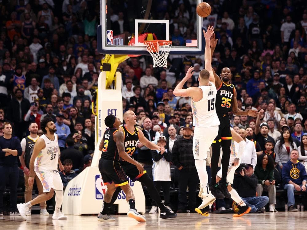 约基奇防守漏勺，跻身NBA历史五大中锋的致命要害！