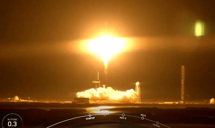 SpaceX猎鹰9号火箭搭载Athena无人月球着陆器发射升空