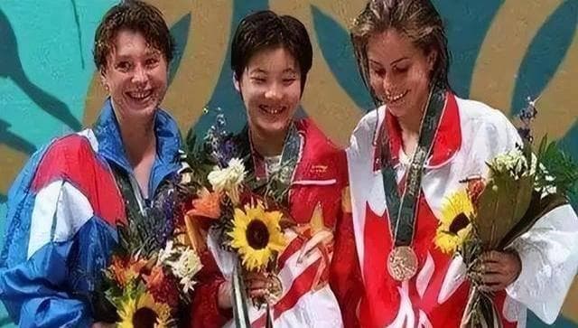 从“水上飞”到豪门太太：伏明霞的非凡人生选择