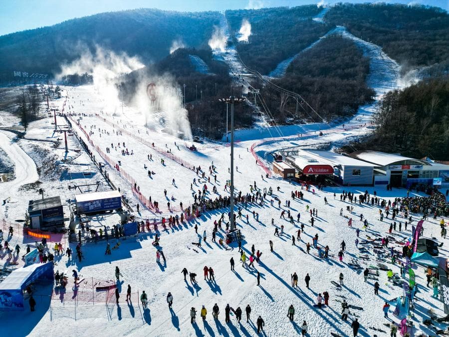 冰雪春天丨化雪为“金” 外媒聚焦中国冰雪“热经济”