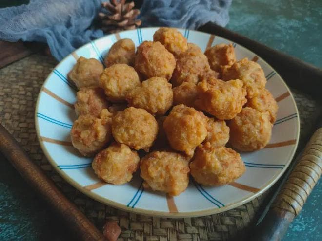 冬季进补首选：炸肉丸子的营养解析与制作技巧