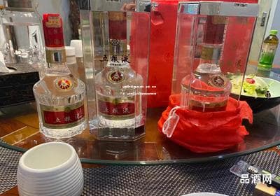 中国四大白酒类型揭秘：茅台、五粮液、泸州老窖与剑南春的独特风味探究