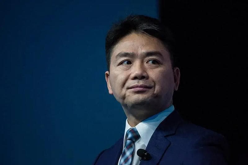 刘强东卸任京东法人：权力交接背后的深意