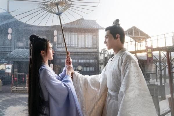 古装剧《且试天下》热播，主演赵露思患失语症引发关注
