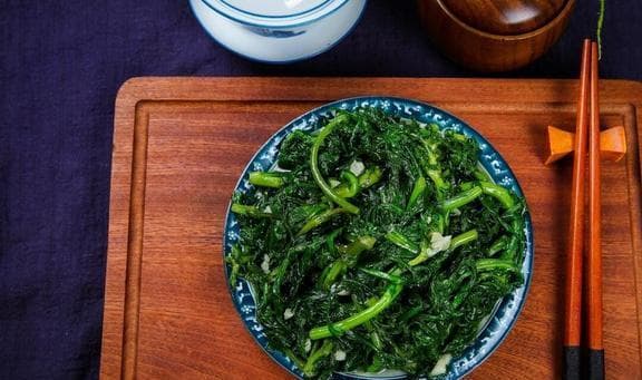 挑战1个月不同菜品搭配—低脂低卡、掉秤助眠的茼蒿
