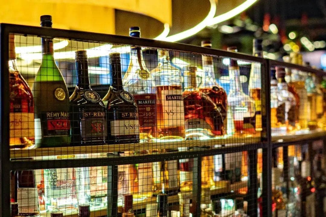 我国上调酒类关税，法国干邑对华出货量同比下降23.8%