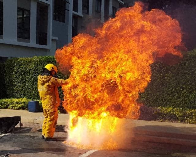 感冒一来就喉咙痛，一个中成药是“灭火”小卫士！