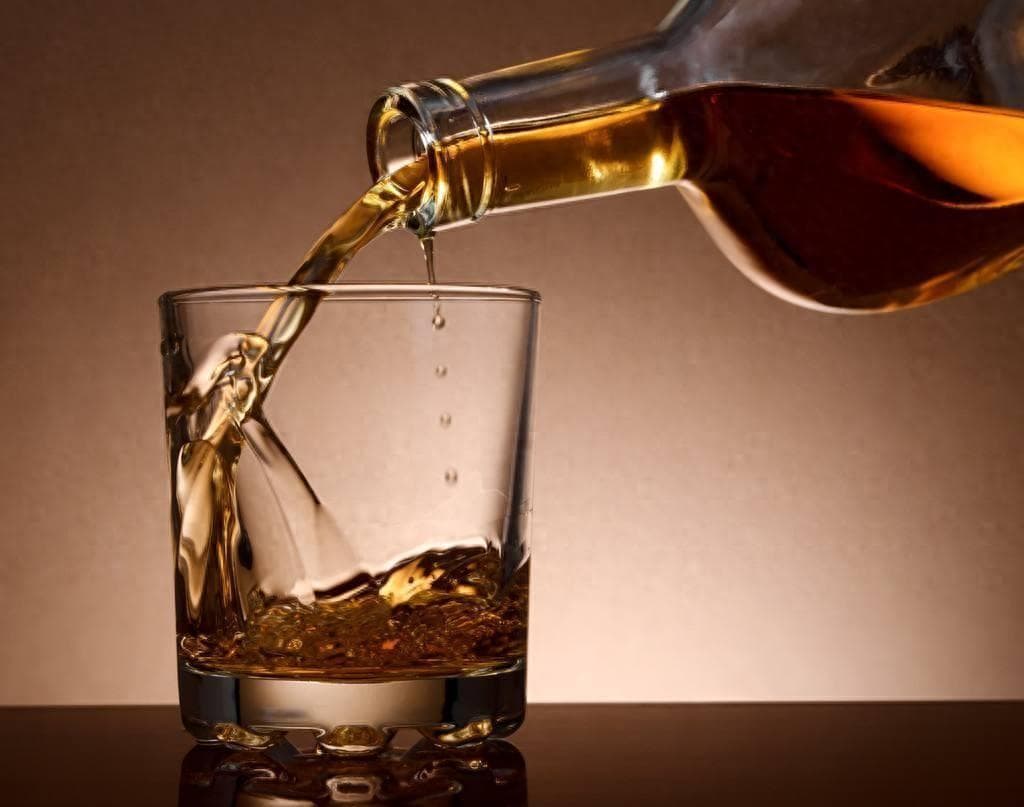 酒在体内的分解时间：揭秘酒精代谢过程