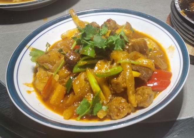 青海六大特色小吃：从三烧到奶皮，每一道都凝聚着高原风情