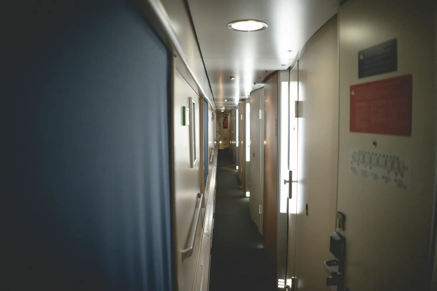 新东方快车：移动五星级酒店，15天览尽新疆胜景