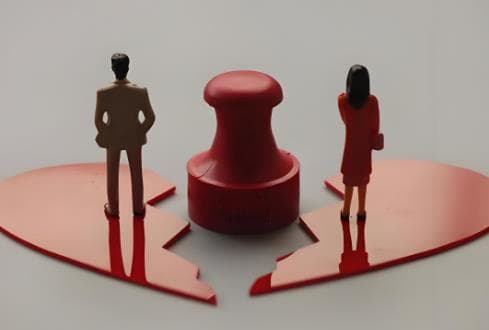 2025年离婚律师收费标准全解析：请律师真的有必要吗？