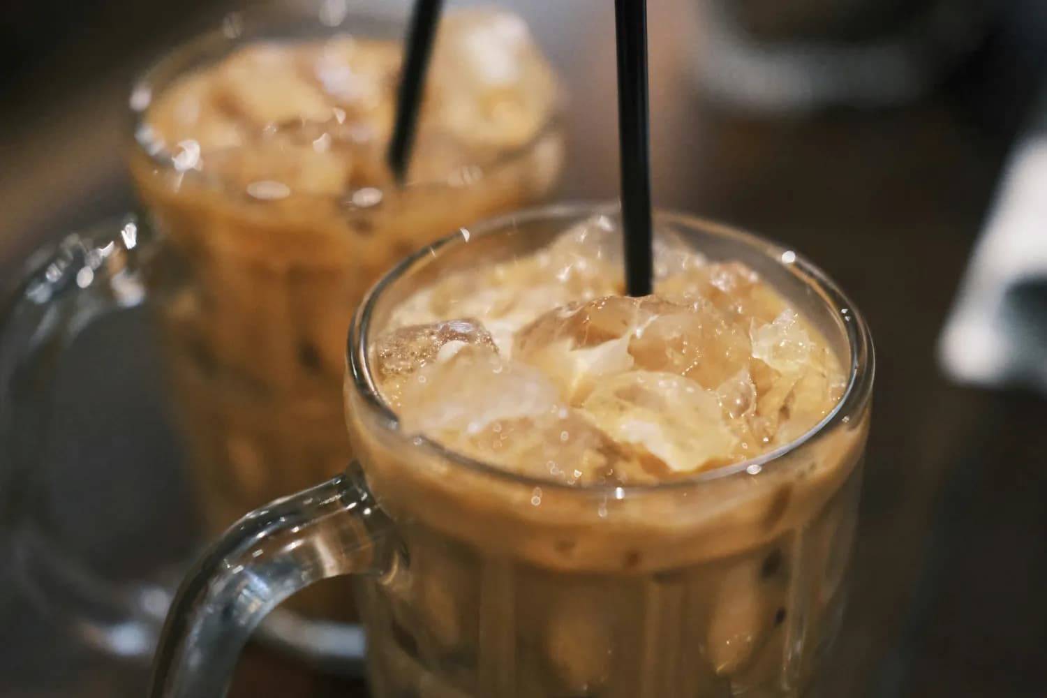 秋天第一杯奶茶：从流行梗到价格战
