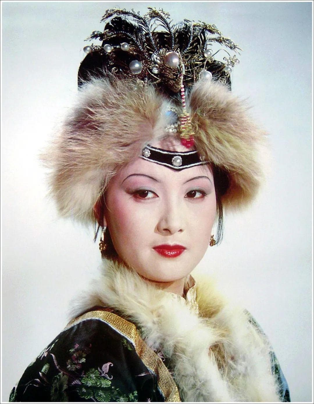 权力幻象中的困兽——论王熙凤的悲剧性存在