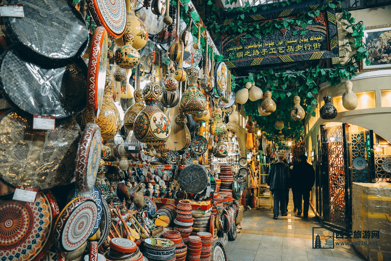 新疆旅行必备：特色纪念品购物指南
