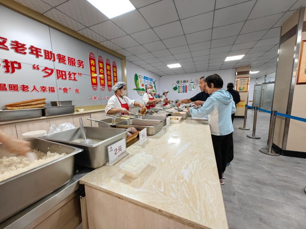 辽宁加速推进适老化改造给困难老人家庭送便利