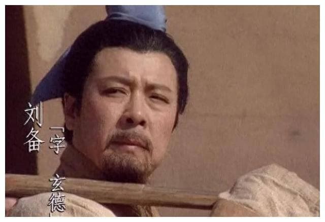为何有人推崇经典《三国演义》，而贬低后起之秀《新三国》？