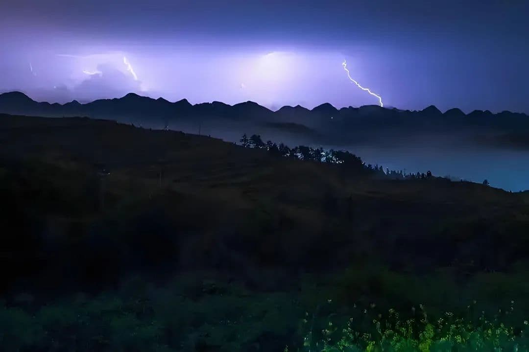 七律·惊蛰浩荡歌：一首描绘惊蛰时节的七言律诗
