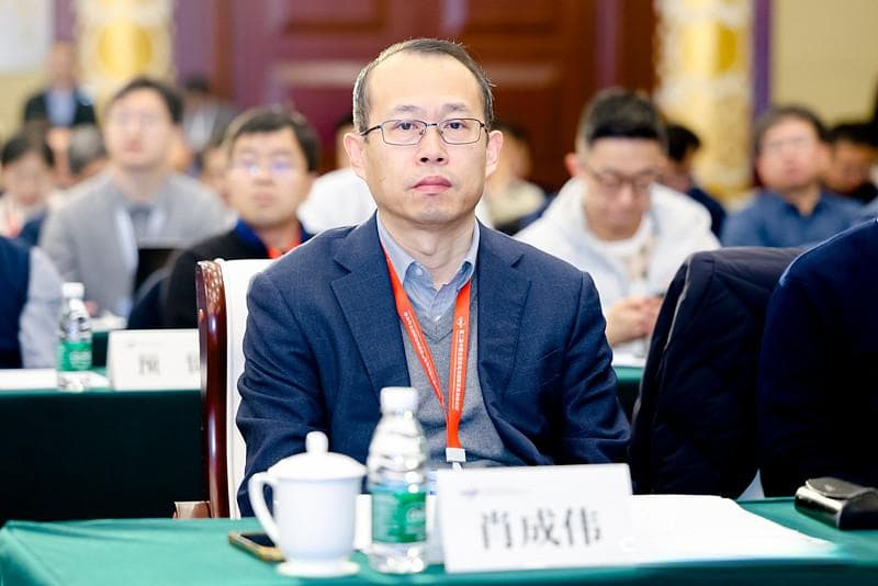 全固态电池材料革命：突破界面难题，开启高能安全新时代