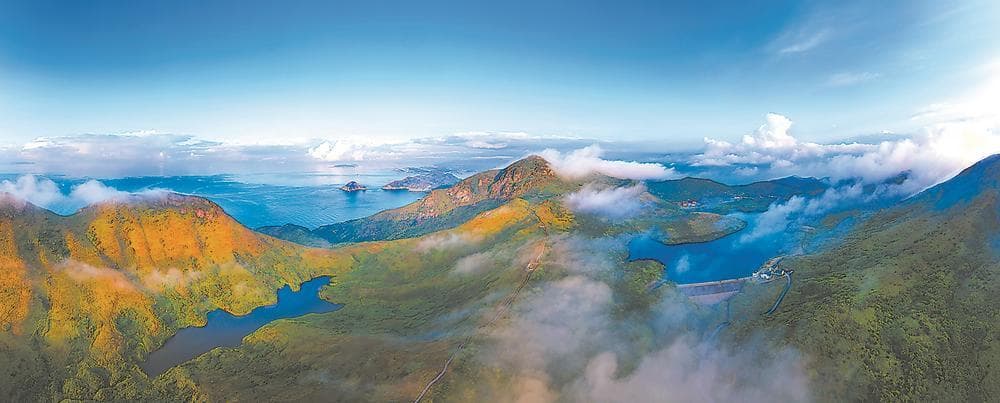 坐拥万亩草场和天湖，福建嵛山岛年迎22万游客