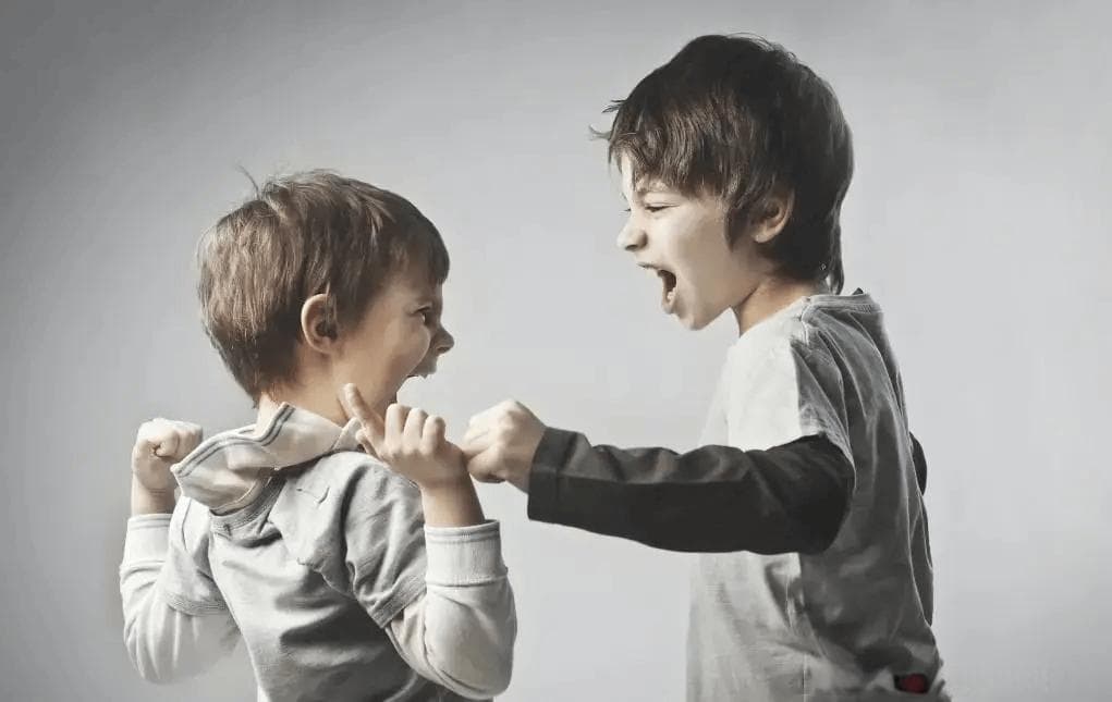 不想孩子上幼儿园后被欺负，家长记得：提前做好3件事能有效预防