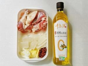 酸萝卜腊鸭汤：一道简单暖心的秋季养生汤