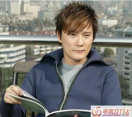 十大男生伤感歌曲，网络男歌手唱伤感歌曲大全