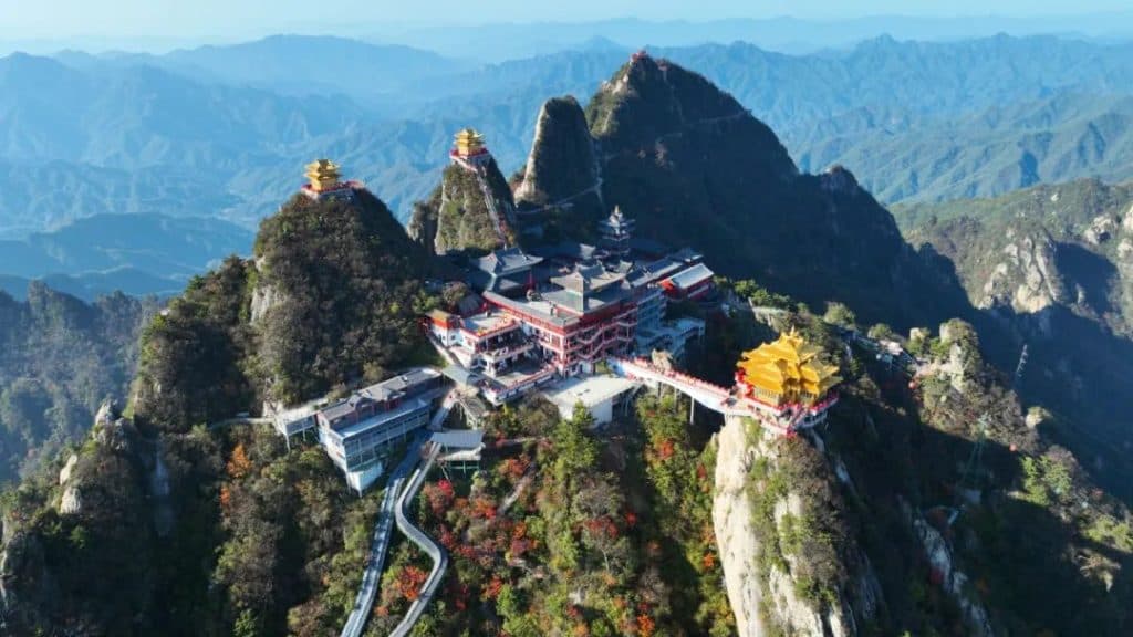 老君山秋季旅游攻略：最佳观赏时间与路线推荐