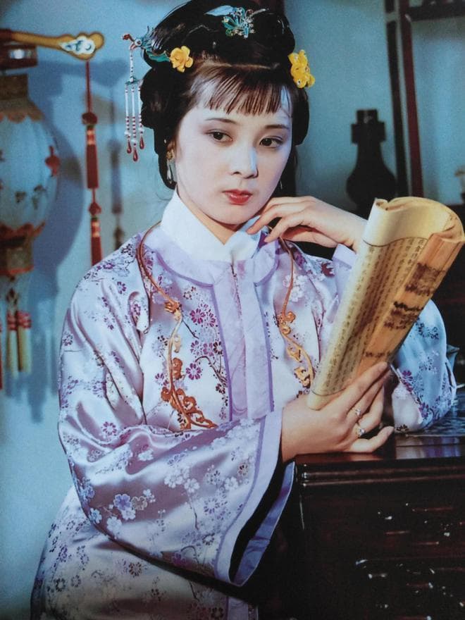 金陵十二钗副册的文化背景揭秘：香菱、薛宝琴等人的命运探析